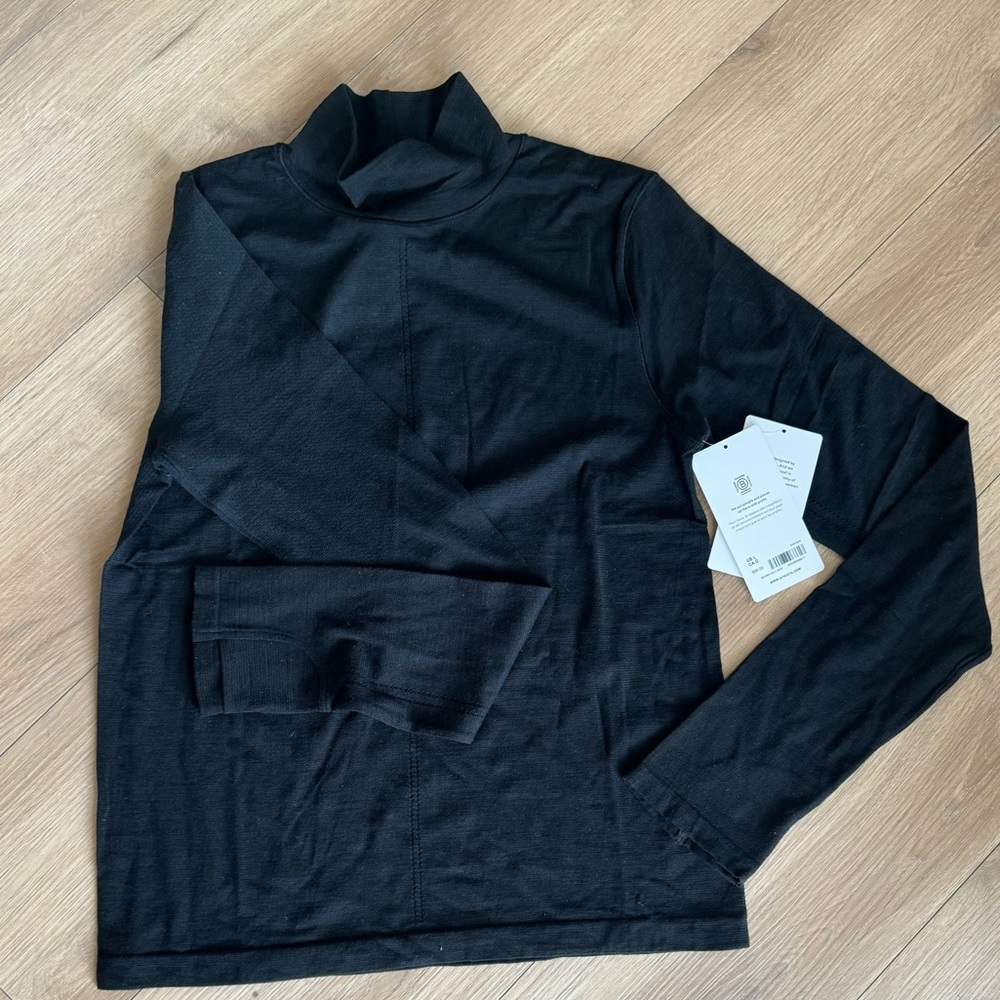 NWT Athleta Accent Seamless turtleneck